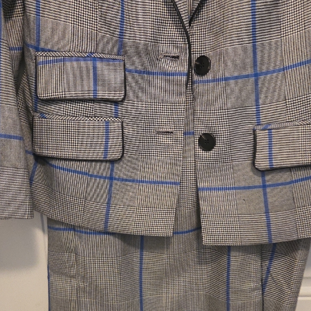 Monroe & Main Gray and Blue Plaid Blazer